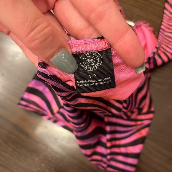 *EUC* Bundle of 3 Pink Crop Tops - Picture 5 of 11